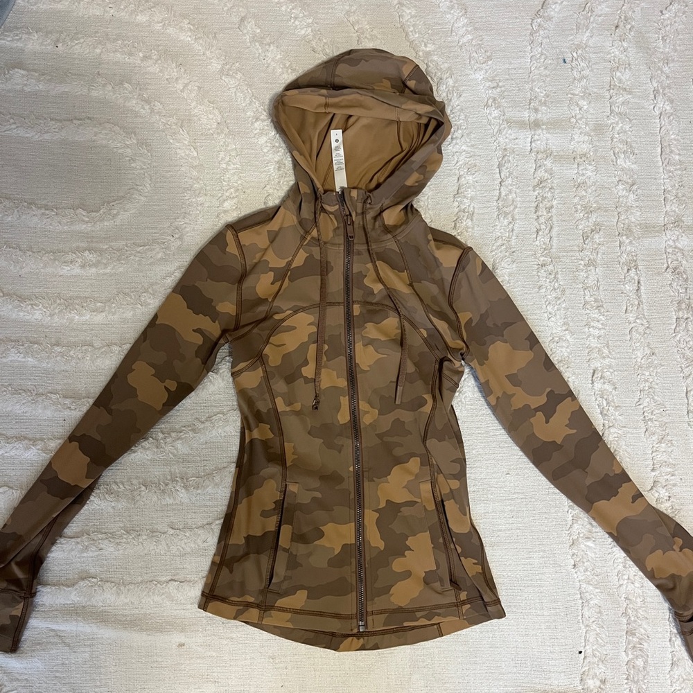Super Cute Camo Lulu lemon define jacket